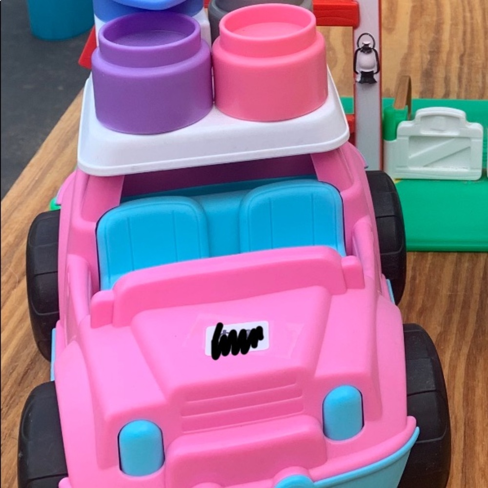 Little people car